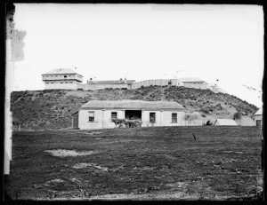 Whanganui in the 1870s, after the wars. Rutland Stockade can be seen on the hill in the distance. Source: Te Ara.co.nz